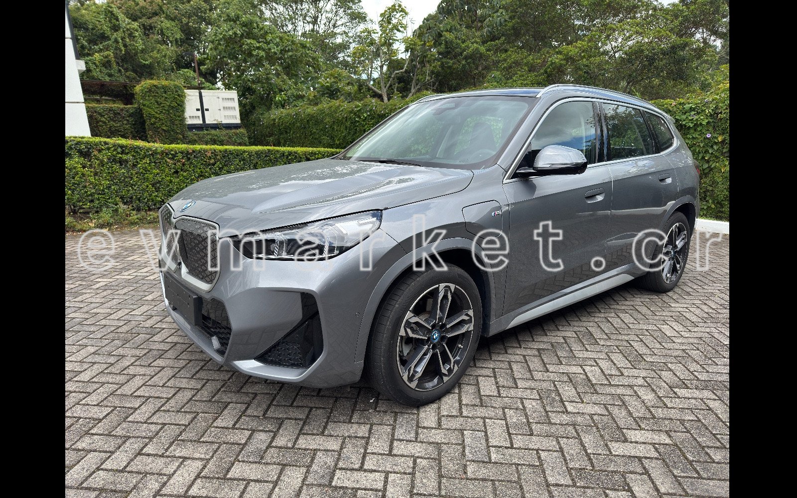 BMW iX1 2024