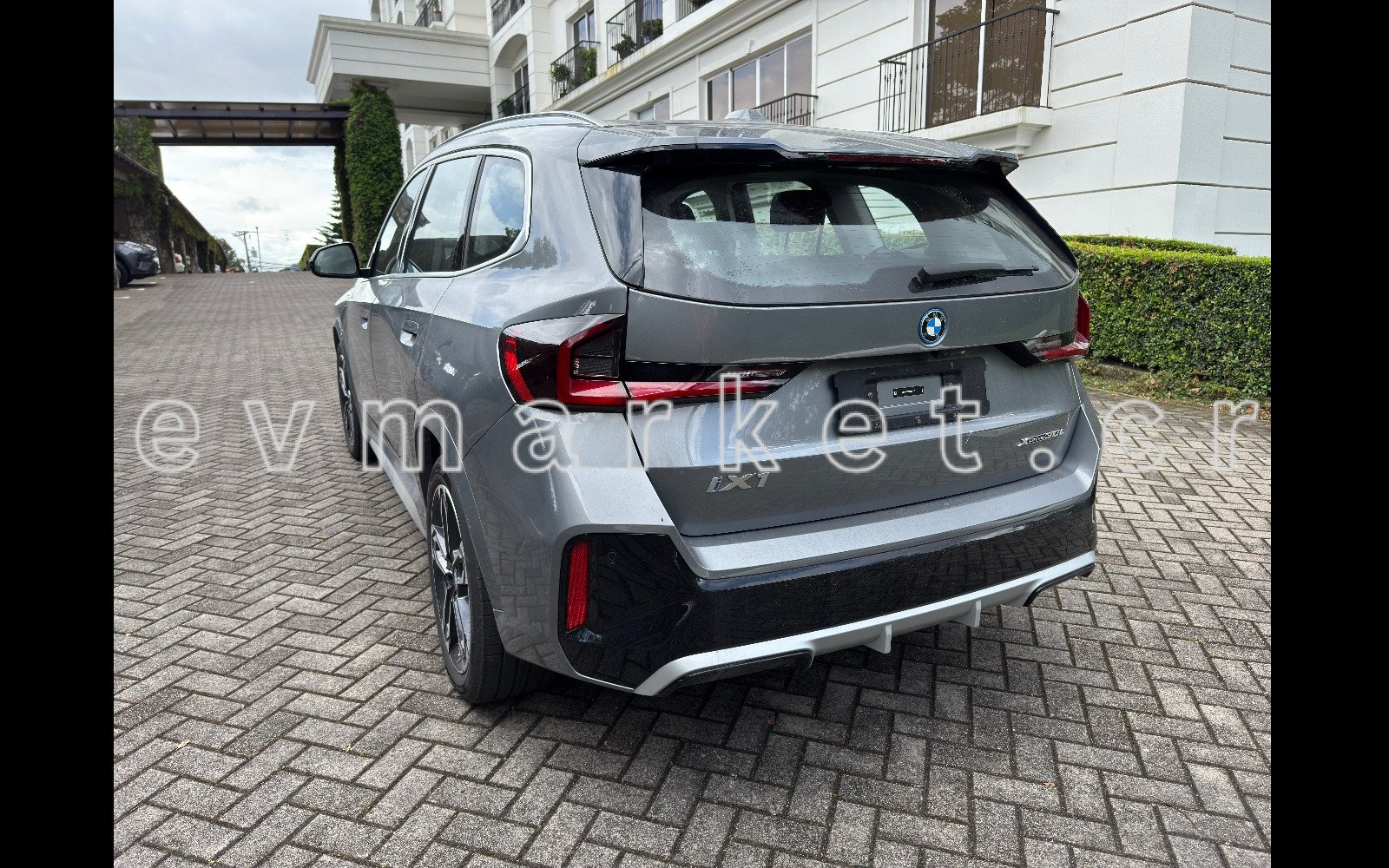 BMW iX1 2024