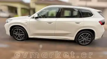 BMW iX1 2025