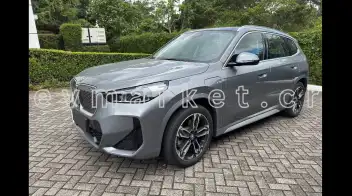 BMW iX1 2024