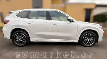 BMW iX1 2025