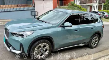 BMW iX1 2025